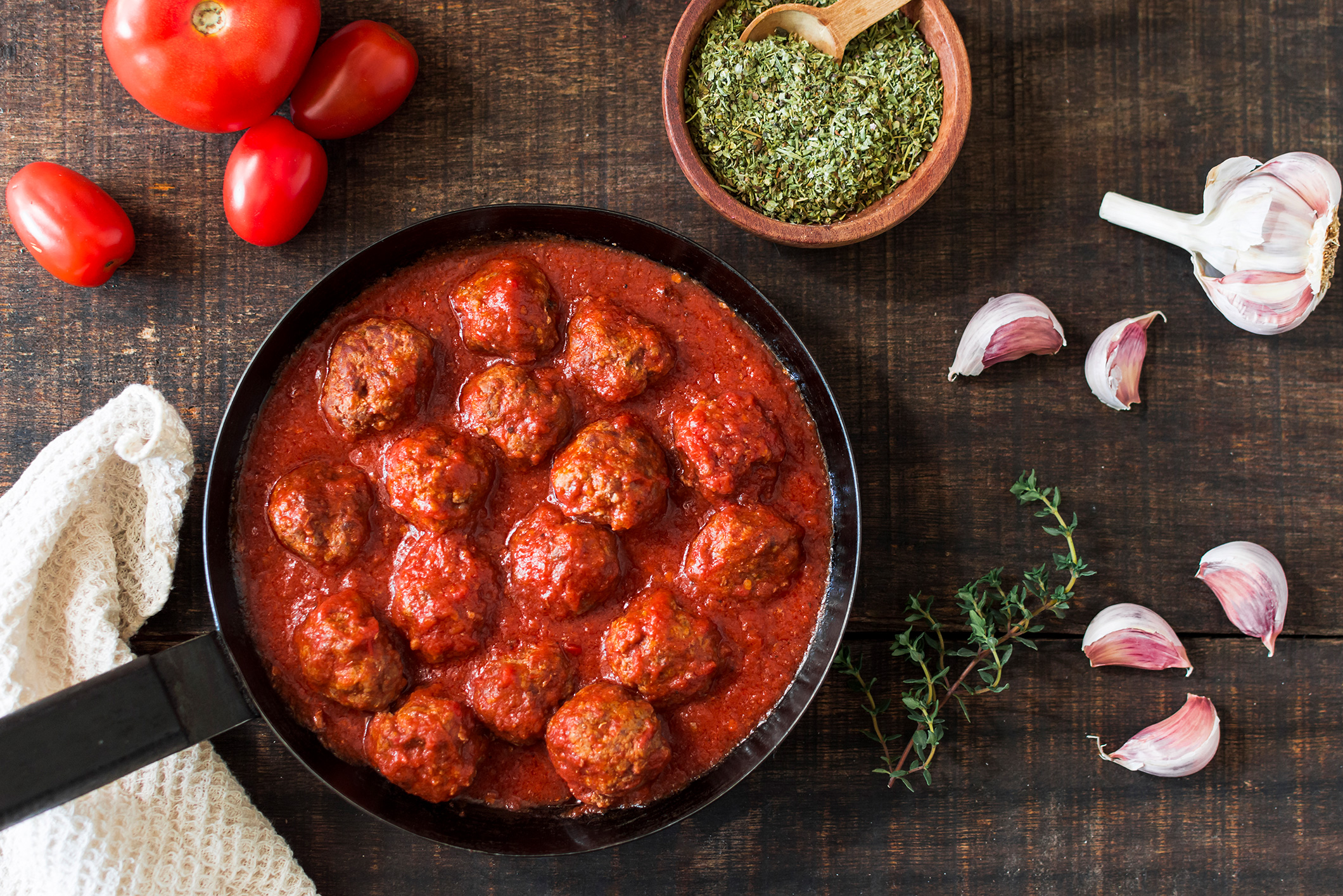 Albóndigas en Salsa de Tomate de la Abuela - Guía Recetas